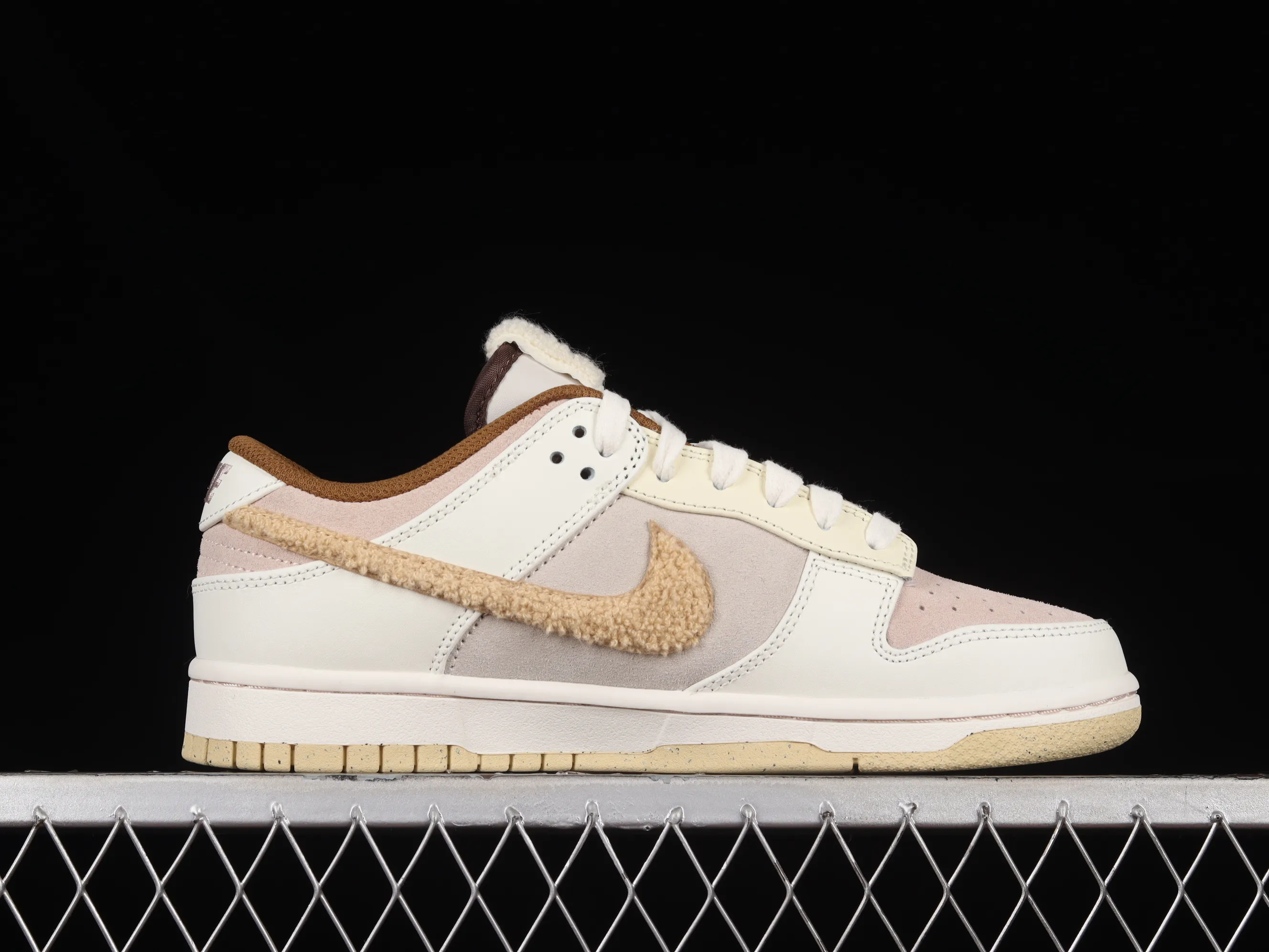 All Categories Nk SB Dunk Series Nk SB Dunk Low Low-top sneakers C version Nk SB Dunk Low "Year of the Rabbit" Year of the Rabbit limited SB low-top casual sneakers FD4203-211